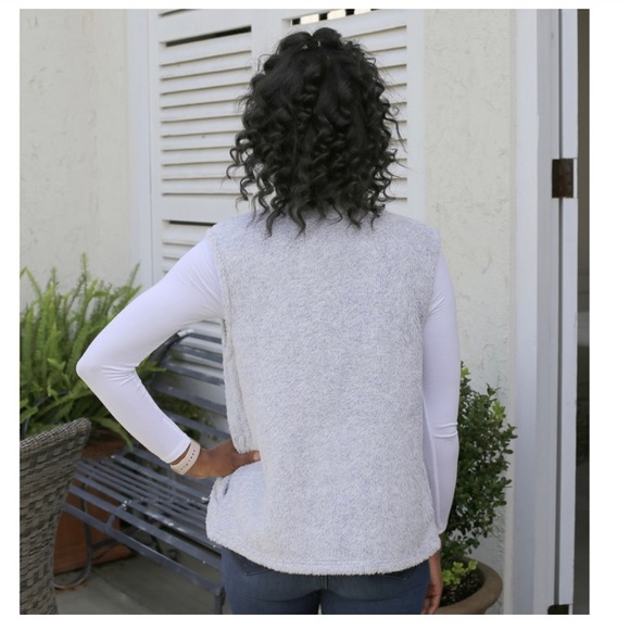 NWT Juneau Fleece Vest Medium Gray - Picture 2 of 3